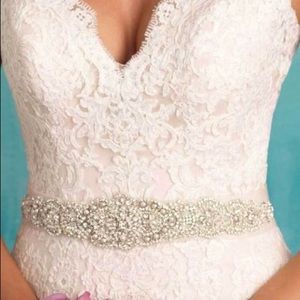 Allure Bridal Sash w Swarovski Crystals Never Worn